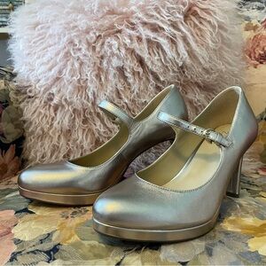 Naturalizer metallic Mary Jane high heels size 6.5 WIDE